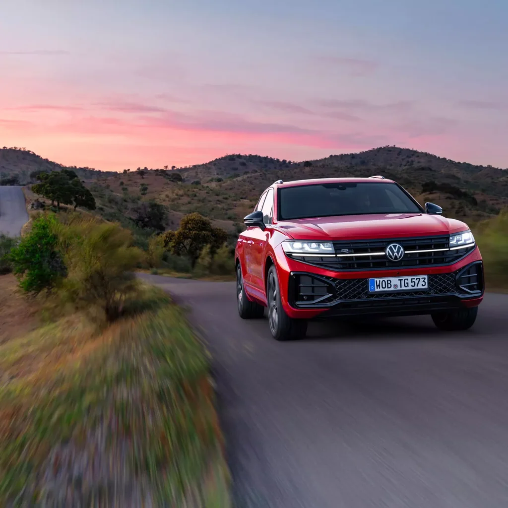 vw-clone-hero-touareg-banner-fixed